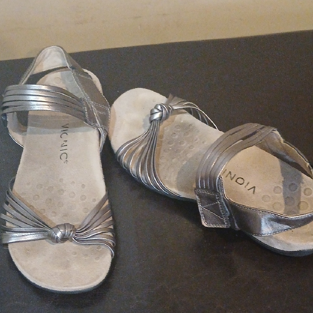 Vionic Metallic Gray Strappy Knot Sandals